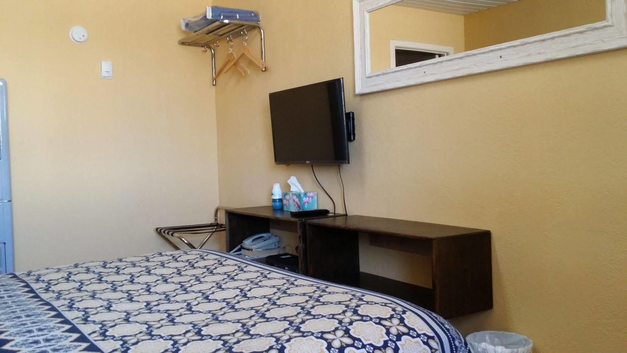 Century II Motel Форт-Маклеод Экстерьер фото